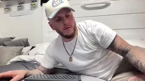 boner4you1994 online show from October 2025 11:25:02 PM