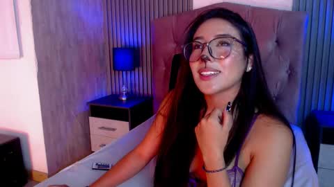 bonnali_lune online show from October 2025 11:38:01 PM