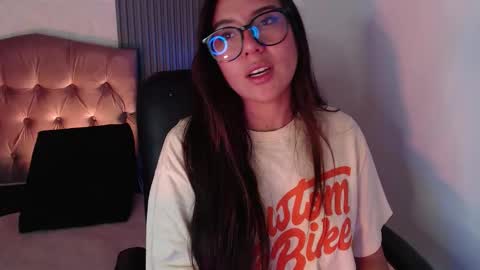 bonnali_lune online show from November 2025 10:23:02 PM