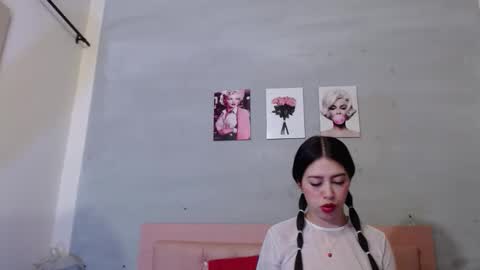 bonney_gabriel online show from October 2025 12:17:01 PM