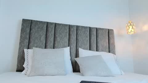 Bonnie online show from October 2025 05:16:02 AM