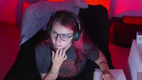 Bonnie Help me reach 500 likes online show from October 2025 10:32:02 PM