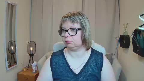 Snapshot of bonnnyboobsy chatting on May 2026 12:04:02 PM bonnnyboobsy online show from May 2026 12:04:02 PM