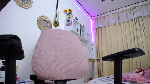 Soffy Brooks Independent model online show from February 2025 11:43:02 AM