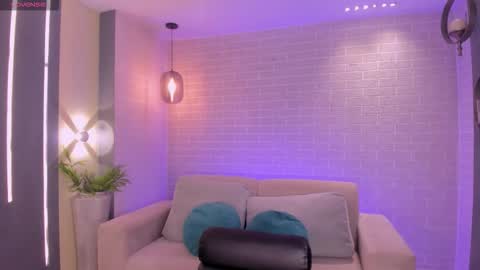 Bonny online show from September 2025 07:47:01 PM