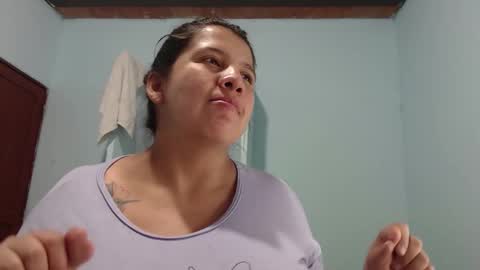 Luciana independent model online show from November 2025 09:14:02 PM