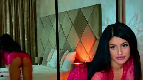 Mila online show from April 2026 10:35:02 PM