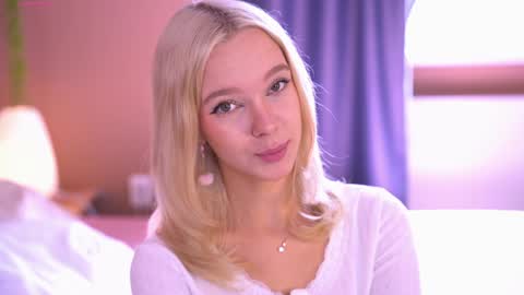 Alina online show from September 2025 08:03:01 AM