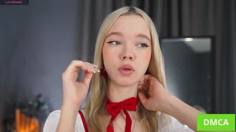 Alina online show from November 2025 08:01:02 AM