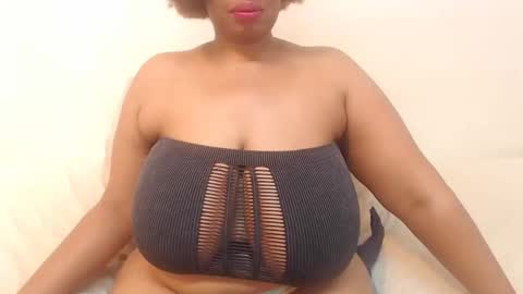 Snapshot of boobyqueen24 chatting on January 2025 10:51:02 AM boobyqueen online show from January 2025 10:51:02 AM