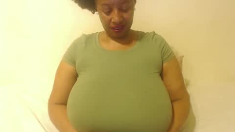 Snapshot of boobyqueen24 chatting on September 2025 07:25:01 PM boobyqueen online show from September 2025 07:25:01 PM