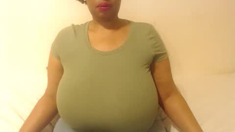 Snapshot of boobyqueen24 chatting on September 2025 03:06:02 AM boobyqueen online show from September 2025 03:06:02 AM