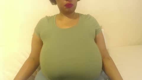 Snapshot of boobyqueen24 chatting on September 2025 05:20:02 AM boobyqueen online show from September 2025 05:20:02 AM