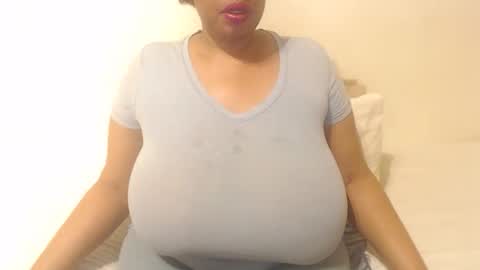 Snapshot of boobyqueen24 chatting on September 2025 06:46:01 PM boobyqueen online show from September 2025 06:46:01 PM