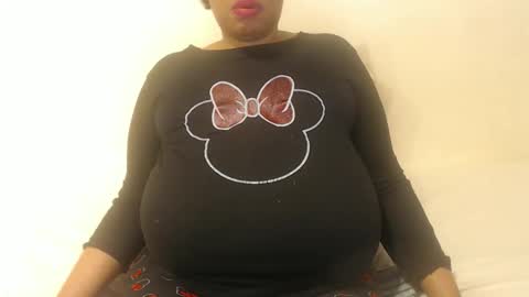 Snapshot of boobyqueen24 chatting on October 2025 04:08:02 AM boobyqueen online show from October 2025 04:08:02 AM