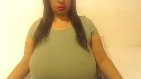 Snapshot of boobyqueen24 chatting on October 2025 08:59:01 AM boobyqueen online show from October 2025 08:59:01 AM