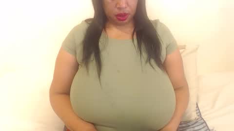 Snapshot of boobyqueen24 chatting on November 2025 04:56:01 AM boobyqueen online show from November 2025 04:56:01 AM