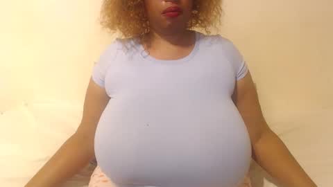 Snapshot of boobyqueen24 chatting on December 2025 07:10:02 PM boobyqueen online show from December 2025 07:10:02 PM