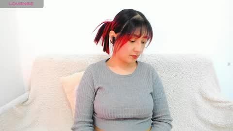 Snapshot of boonie_girl chatting on January 2025 09:05:01 AM Booniee online show from January 2025 09:05:01 AM