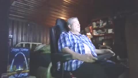 Snapshot of booshy chatting on May 2026 08:21:01 AM Booshwa online show from May 2026 08:21:01 AM