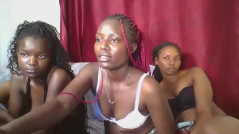 Snapshot of bootie_caramel chatting on February 2025 01:40:02 PM bootie_caramel online show from February 2025 01:40:02 PM