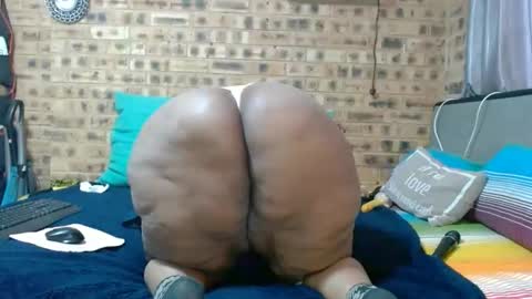 Snapshot of bootytwerkxxx chatting on May 2026 06:52:02 AM bootytwerkxxx online show from May 2026 06:52:02 AM