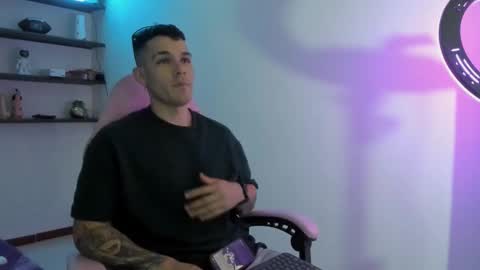 booyhott_ online show from December 2025 07:54:02 PM