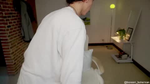 Bream online show from October 2025 12:04:02 PM