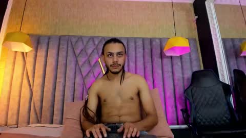 Snapshot of bossdominator1 chatting on October 2025 04:46:01 AM Boss online show from October 2025 04:46:01 AM