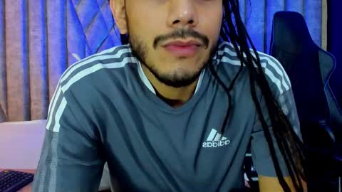 Snapshot of bossdominator1 chatting on October 2025 04:02:02 AM Boss online show from October 2025 04:02:02 AM