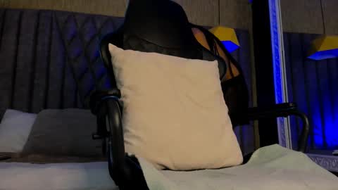 Snapshot of bossdominator1 chatting on November 2025 03:50:02 AM Boss online show from November 2025 03:50:02 AM