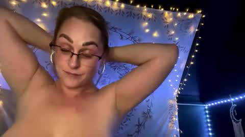 BossMom online show from December 2024 03:26:01 AM