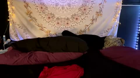 BossMom online show from December 2024 04:15:02 AM