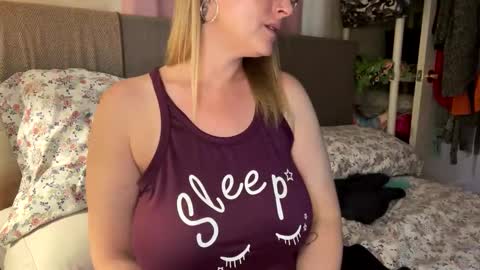 BossMom online show from January 2025 05:39:02 PM