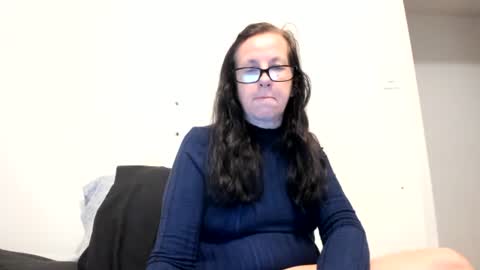 Snapshot of bossypeachgoddess chatting on July 2026 11:04:01 AM Bossy Peach Goddess online show from July 2026 11:04:01 AM