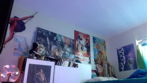 Bottomboo7 online show from September 2025 12:05:02 PM