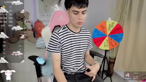 Aaron online show from March 2025 07:05:02 PM