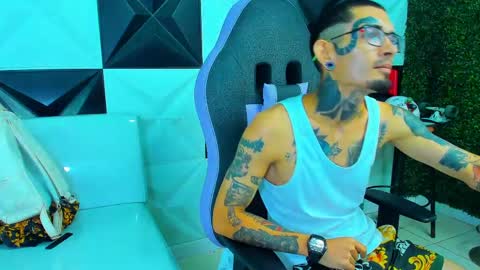 boy_tatto77 online show from April 2026 06:10:01 PM
