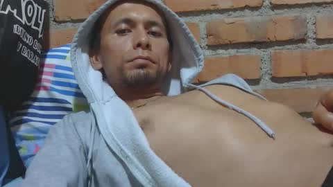 Snapshot of boycumlatino21 chatting on March 2026 12:10:01 AM Boy online show from March 2026 12:10:01 AM