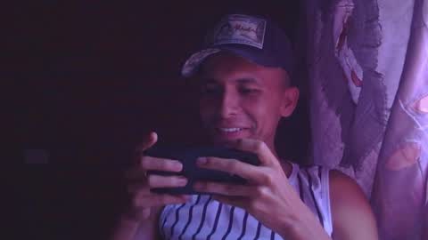 Snapshot of boycumlatino21 chatting on May 2026 04:22:01 PM Boy online show from May 2026 04:22:01 PM