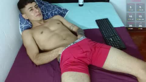 Snapshot of boyg_hots chatting on November 2025 09:30:02 PM boyg_hots online show from November 2025 09:30:02 PM