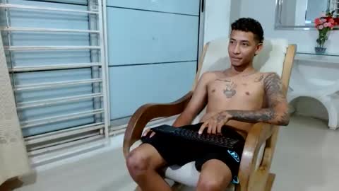 boyhot_sw online show from October 2025 01:02:02 AM