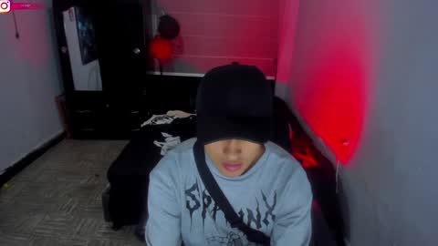 miguel  online show from February 2025 03:44:01 AM