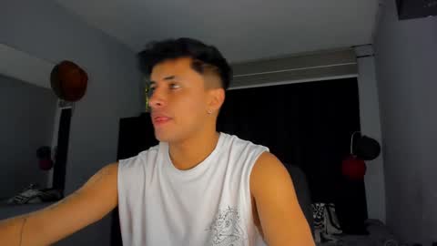 miguel  online show from March 2025 04:49:01 AM