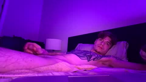 boynekstdoorr online show from May 2026 08:55:01 AM