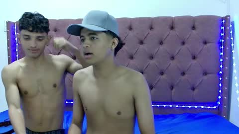 ALEX - TAYLER  -MIKE online show from February 2025 07:41:01 PM