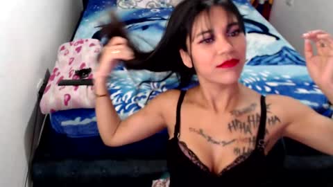 Snapshot of boyslatin493916 chatting on February 2026 01:24:01 AM nikky and jeik online show from February 2026 01:24:01 AM