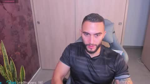 Snapshot of brad1_ chatting on February 2026 12:30:02 AM instagramBrad mayers1twittermayersbrad online show from February 2026 12:30:02 AM