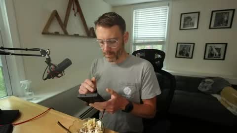 Snapshot of bradbronton chatting on May 2026 07:08:01 PM BradBronton online show from May 2026 07:08:01 PM