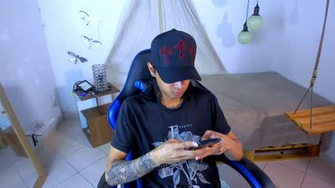 Snapshot of brand_hades chatting on April 2026 02:48:01 AM B R A N D online show from April 2026 02:48:01 AM